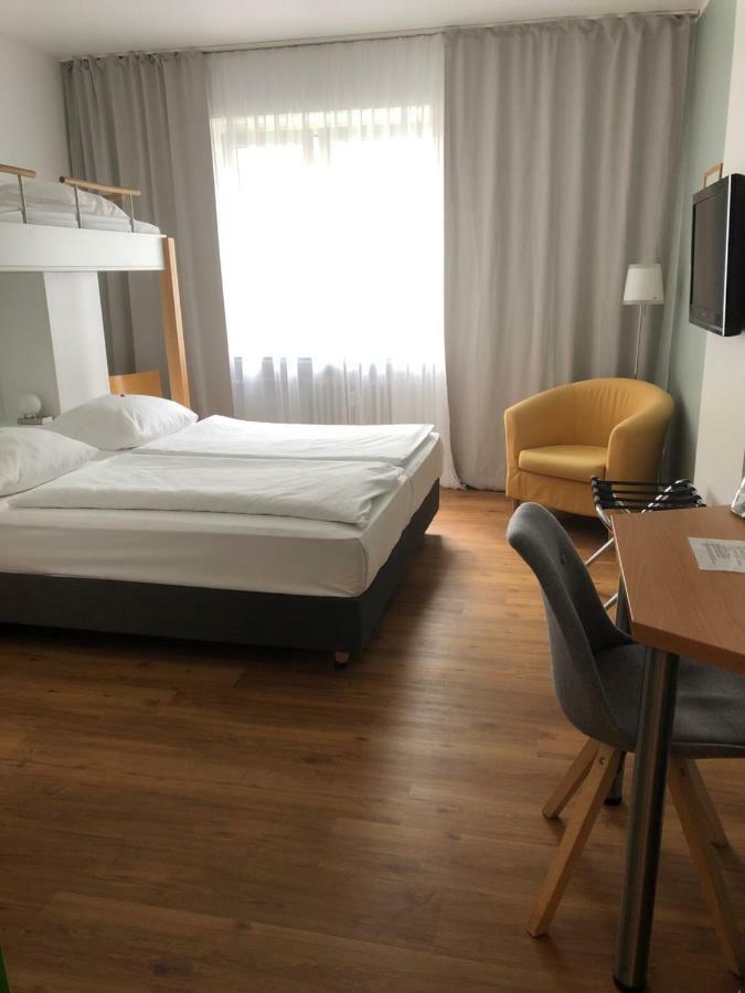 Max Hotel Duesseldorf Self-Check-In Dış mekan fotoğraf